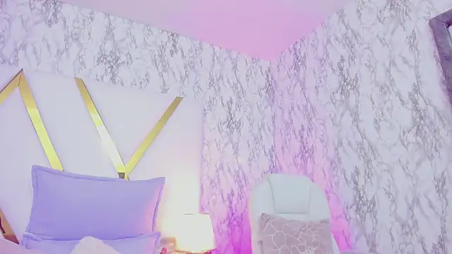 Snapshot of Athziry_ chatting on January 24, 2025, 11:34 pm Athziry online show from January 24, 2025, 11:34 pm