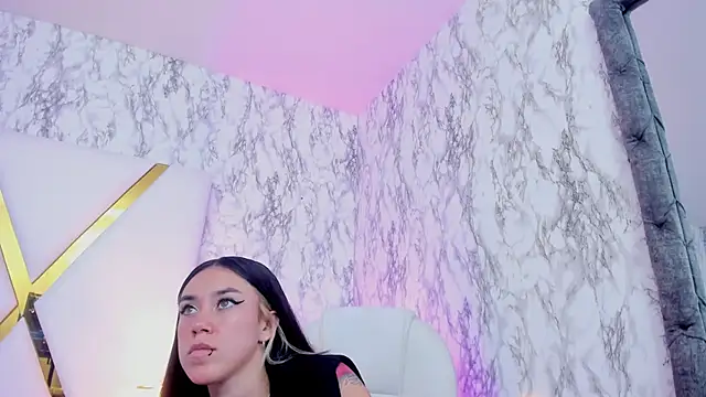 Snapshot of Athziry_ chatting on February 3, 2025, 9:50 pm Athziry online show from February 3, 2025, 9:50 pm