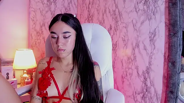 Snapshot of Athziry_ chatting on March 7, 2025, 12:04 am Athziry online show from March 7, 2025, 12:04 am