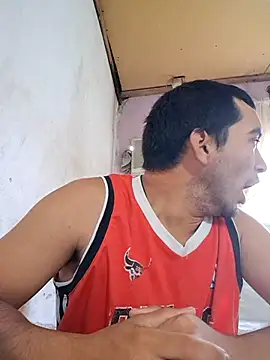 Snapshot of X_xtomas_x chatting on January 9, 2026, 7:48 pm X xtomas x online show from January 9, 2026, 7:48 pm