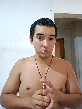 Snapshot of X_xtomas_x chatting on January 15, 2026, 5:56 am X xtomas x online show from January 15, 2026, 5:56 am