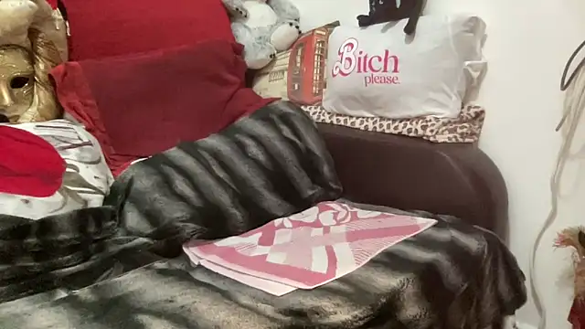 Snapshot of EroticVenetian chatting on October 29, 2025, 10:06 am EroticVenetian online show from October 29, 2025, 10:06 am