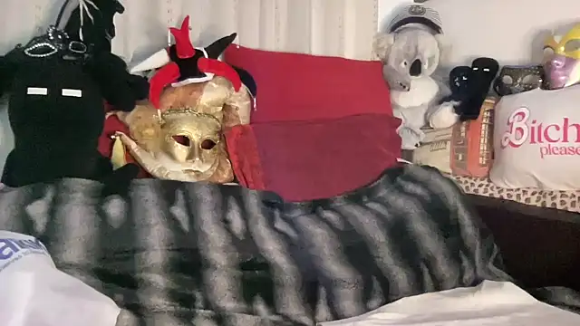 Snapshot of EroticVenetian chatting on November 3, 2025, 6:47 am EroticVenetian online show from November 3, 2025, 6:47 am