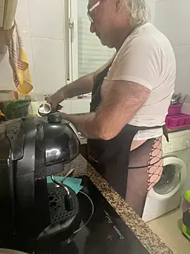 Snapshot of EroticVenetian chatting on March 4, 2026, 10:32 am EroticVenetian online show from March 4, 2026, 10:32 am