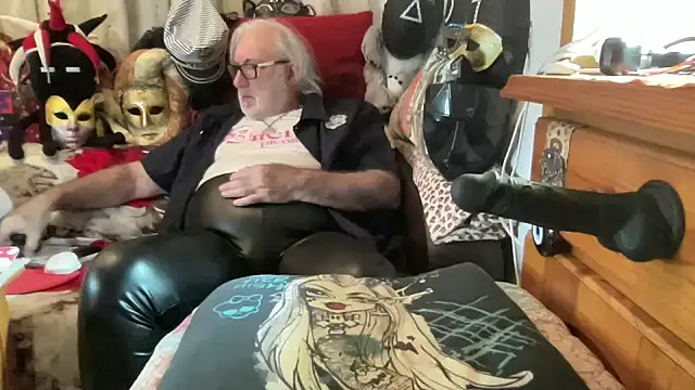 Snapshot of EroticVenetian chatting on March 17, 2026, 7:01 am EroticVenetian online show from March 17, 2026, 7:01 am