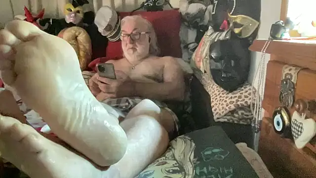 Snapshot of EroticVenetian chatting on April 9, 2026, 8:31 am EroticVenetian online show from April 9, 2026, 8:31 am