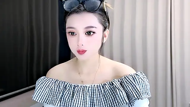 VIWVI online show from September 17, 2025, 4:03 am