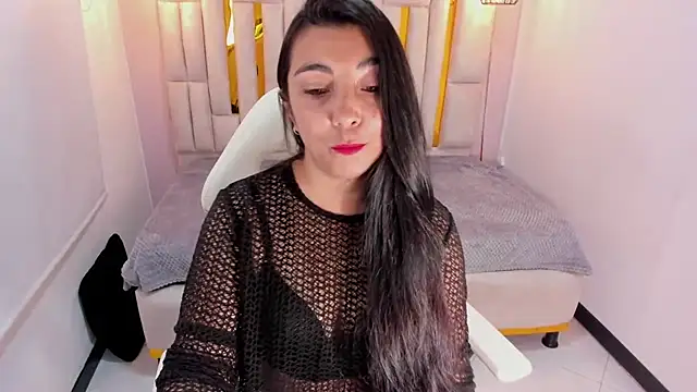 Karla hernandez  online show from March 5, 2025, 11:17 am