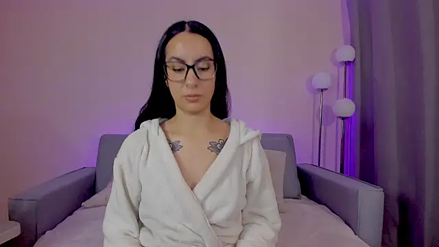 Snapshot of miadaniells_hot chatting on April 21, 2026, 12:00 pm miadaniells hot online show from April 21, 2026, 12:00 pm