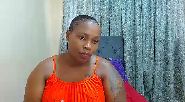 Snapshot of curvycloe1 chatting on January 17, 2025, 2:07 pm curvycloe1 online show from January 17, 2025, 2:07 pm