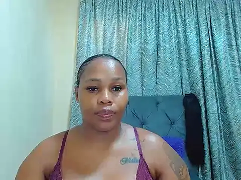 Snapshot of curvycloe1 chatting on January 28, 2025, 4:29 am curvycloe1 online show from January 28, 2025, 4:29 am