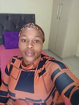 Snapshot of curvycloe1 chatting on February 16, 2025, 6:54 am curvycloe1 online show from February 16, 2025, 6:54 am