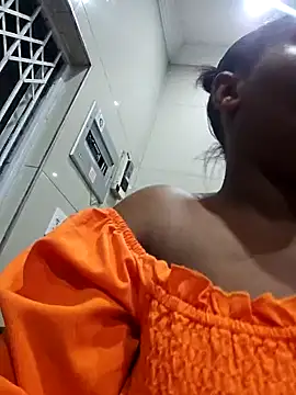 Snapshot of curvycloe1 chatting on February 16, 2025, 7:38 pm curvycloe1 online show from February 16, 2025, 7:38 pm