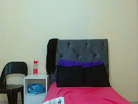 Snapshot of curvycloe1 chatting on March 9, 2025, 10:52 am curvycloe1 online show from March 9, 2025, 10:52 am