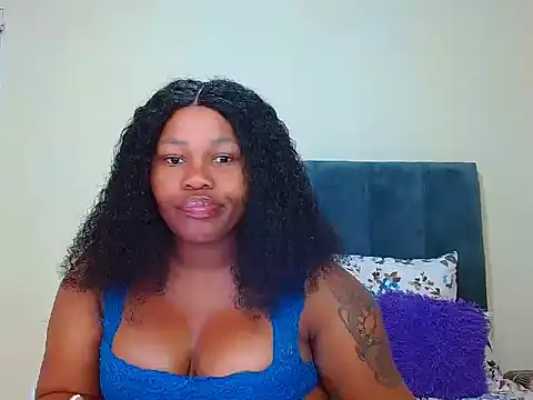 Snapshot of curvycloe1 chatting on November 18, 2025, 7:35 am curvycloe1 online show from November 18, 2025, 7:35 am