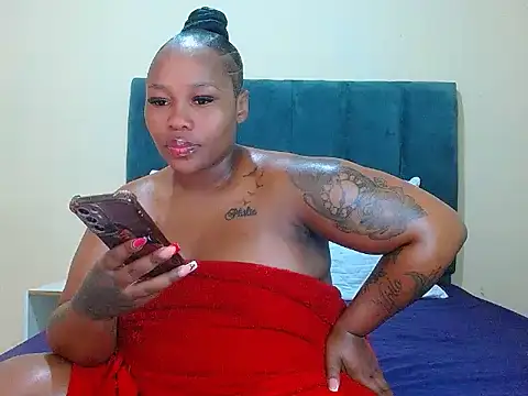 curvycloe1 online show from June 3, 2026, 12:19 pm