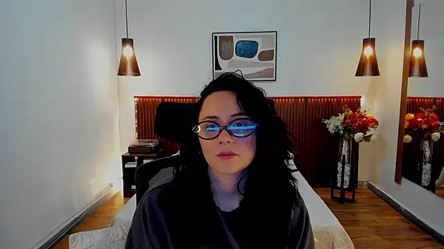 Snapshot of KatherineBond chatting on August 5, 2026, 4:10 pm KatherineBond online show from August 5, 2026, 4:10 pm
