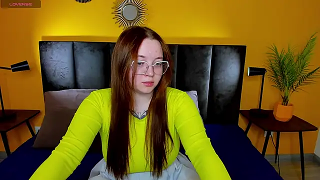 Emma adorablle online show from December 4, 2024, 8:45 am