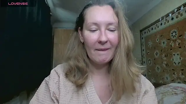 Snapshot of AnnaXLovers chatting on September 14, 2025, 10:36 am AnnaXLovers online show from September 14, 2025, 10:36 am