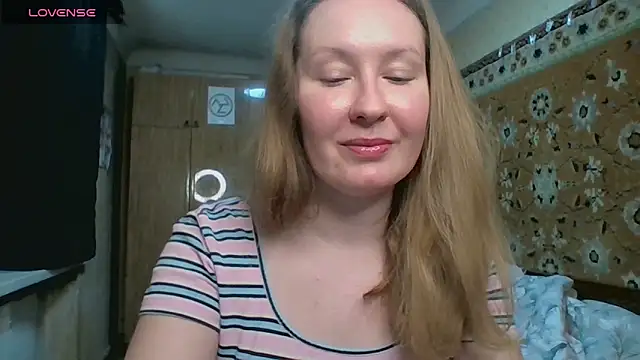 AnnaXLovers online show from April 8, 2026, 9:09 am