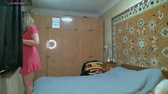 AnnaXLovers online show from July 16, 2026, 8:42 am