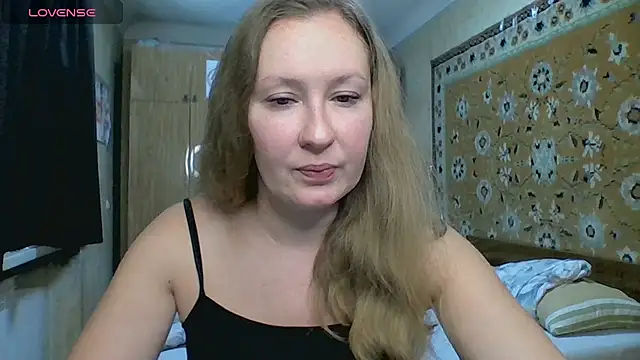 AnnaXLovers online show from August 3, 2026, 8:35 am