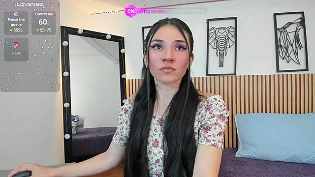 LILA ELLIOT online show from February 4, 2025, 7:22 pm