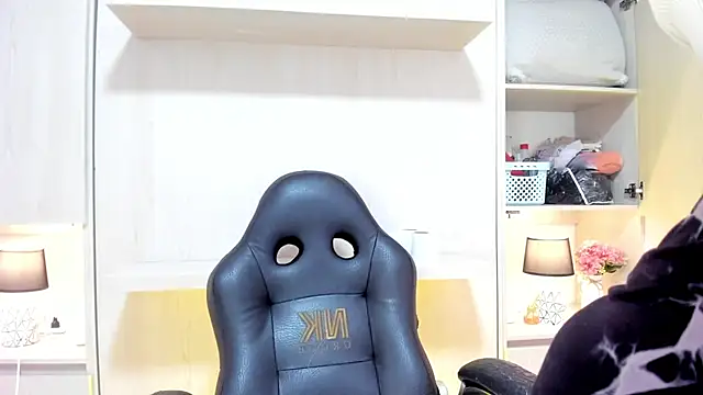 tamaraa smiith online show from October 28, 2025, 7:49 pm