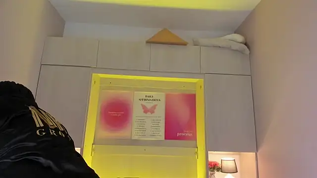 tamaraa smiith online show from December 19, 2025, 7:43 pm