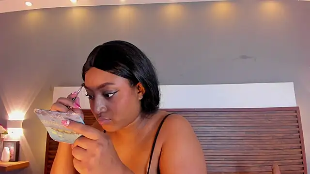 Snapshot of Adelehottman chatting on October 31, 2025, 12:33 am Adelehottman online show from October 31, 2025, 12:33 am