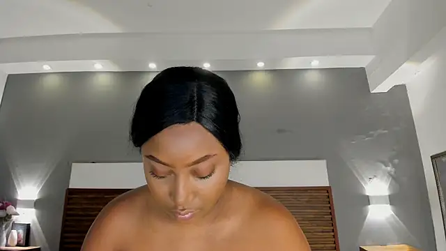 Snapshot of Adelehottman chatting on December 18, 2025, 12:11 pm Adelehottman online show from December 18, 2025, 12:11 pm