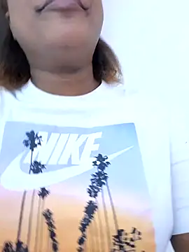 Snapshot of Adelehottman chatting on January 31, 2026, 9:13 pm Adelehottman online show from January 31, 2026, 9:13 pm