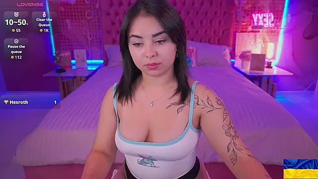 Snapshot of SusieWood chatting on October 20, 2025, 7:14 pm SusieWood online show from October 20, 2025, 7:14 pm