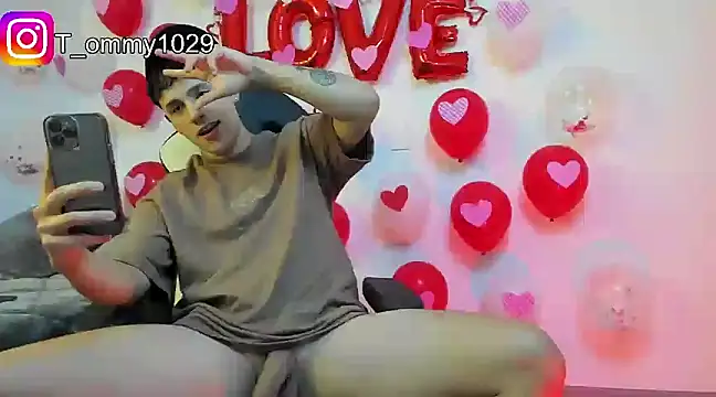 Snapshot of Tommy_Jos chatting on February 12, 2025, 11:51 pm Tommy Jos online show from February 12, 2025, 11:51 pm