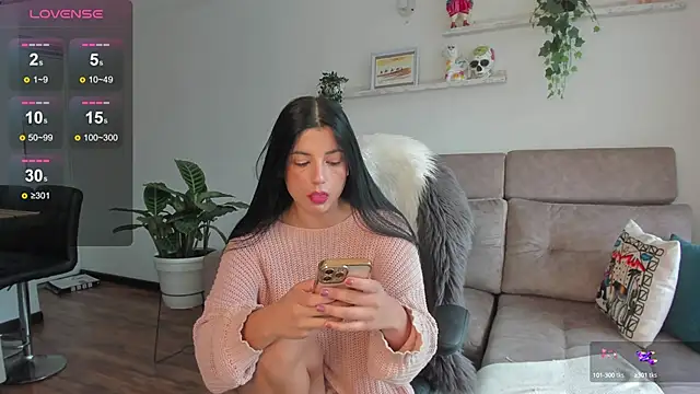 Snapshot of Arya_33 chatting on December 17, 2024, 8:32 pm Arya 33 online show from December 17, 2024, 8:32 pm