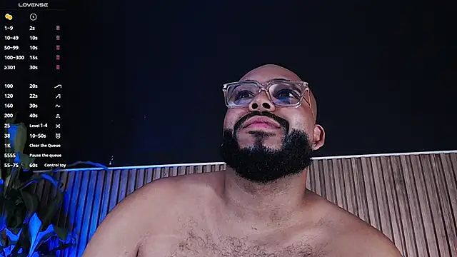 Snapshot of DilanJonnes_ chatting on February 12, 2025, 10:26 pm DilanJonnes online show from February 12, 2025, 10:26 pm