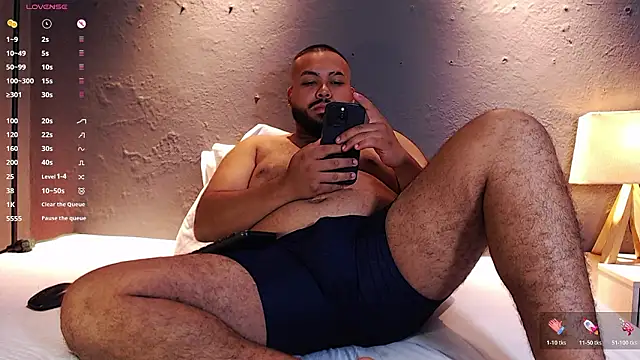 Snapshot of DilanJonnes_ chatting on February 6, 2026, 11:41 pm DilanJonnes online show from February 6, 2026, 11:41 pm