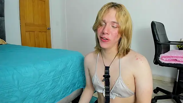 Snapshot of _Little_angel69 chatting on January 2, 2025, 5:29 pm Little angel69 online show from January 2, 2025, 5:29 pm