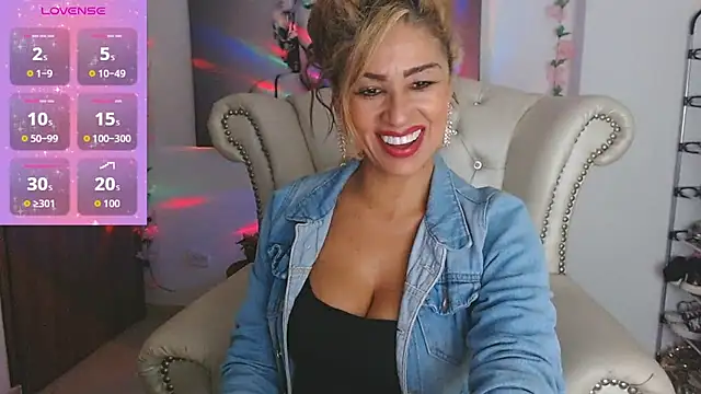 Snapshot of Isabelhot1 chatting on October 28, 2025, 7:16 pm Isabelhot1 online show from October 28, 2025, 7:16 pm