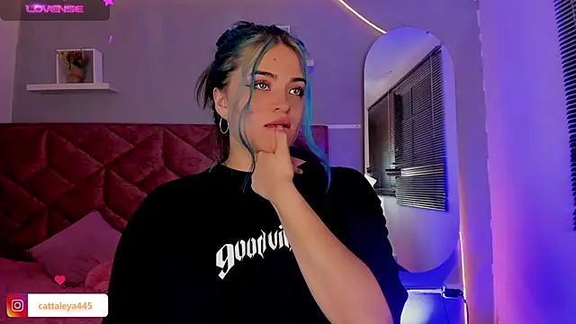 cattaleya    online show from January 17, 2025, 7:19 am