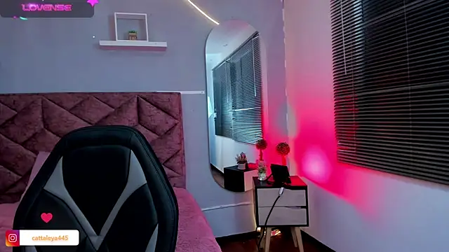 cattaleya    online show from January 30, 2025, 4:06 am