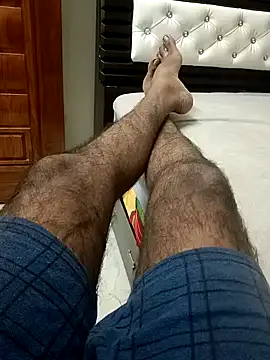 Snapshot of You_are__mine_ chatting on January 8, 2025, 6:31 am You are mine online show from January 8, 2025, 6:31 am