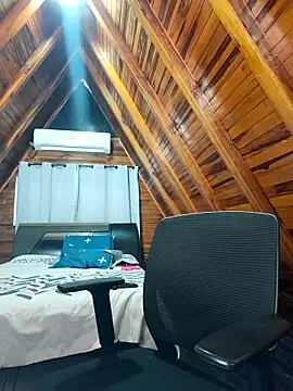 AmbarBurhan online show from November 28, 2025, 4:20 pm