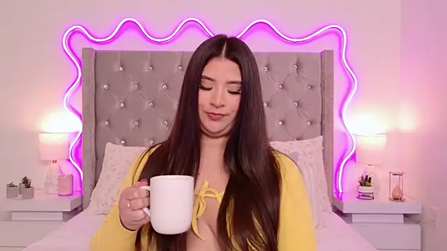 JuliaSUMMERS2022 online show from November 7, 2025, 2:00 am