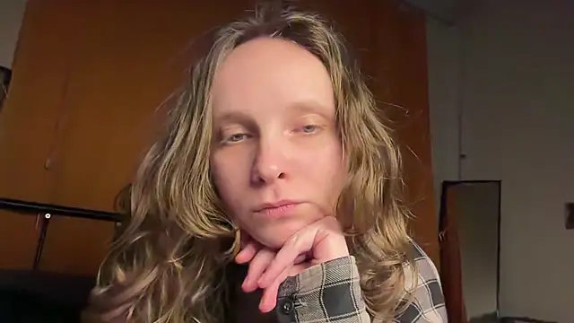 Snapshot of MikkyMoony chatting on October 25, 2025, 7:30 pm MikkyMoony online show from October 25, 2025, 7:30 pm