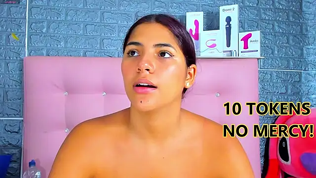 AriannaLewiis online show from January 29, 2025, 7:43 pm