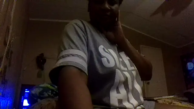 Snapshot of EbonyFetishQueen chatting on October 14, 2025, 12:00 am EbonyFetishQueen online show from October 14, 2025, 12:00 am