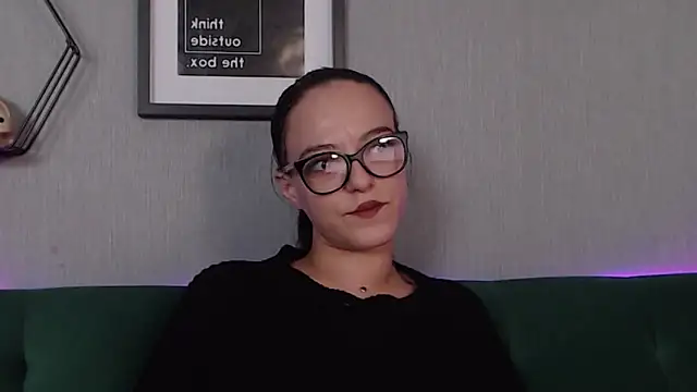 Snapshot of IzabelllNoir chatting on February 1, 2025, 4:00 pm IzabelllNoir online show from February 1, 2025, 4:00 pm