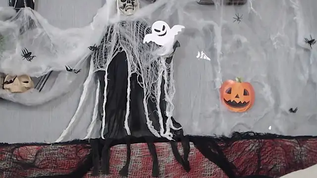 Snapshot of IzabelllNoir chatting on October 20, 2025, 8:59 am IzabelllNoir online show from October 20, 2025, 8:59 am