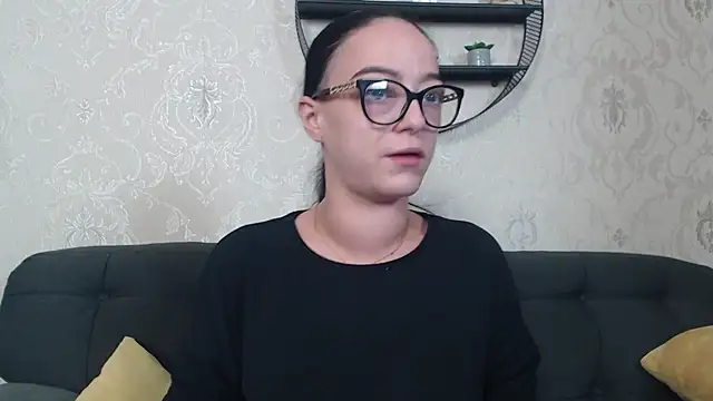 Snapshot of IzabelllNoir chatting on November 8, 2025, 8:14 am IzabelllNoir online show from November 8, 2025, 8:14 am